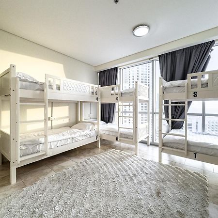 Ar Holiday Home Jbr Дубай Екстериор снимка