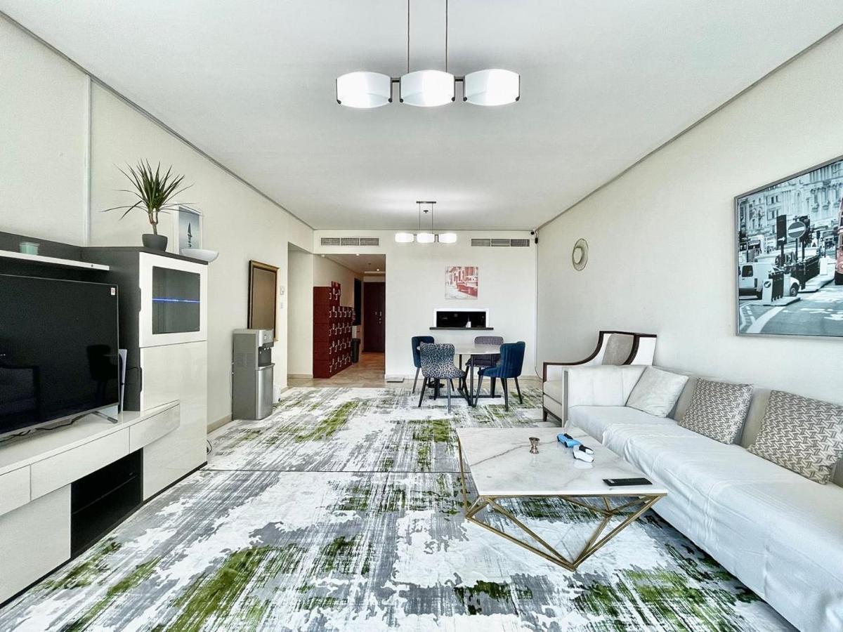 Ar Holiday Home Jbr Дубай Екстериор снимка