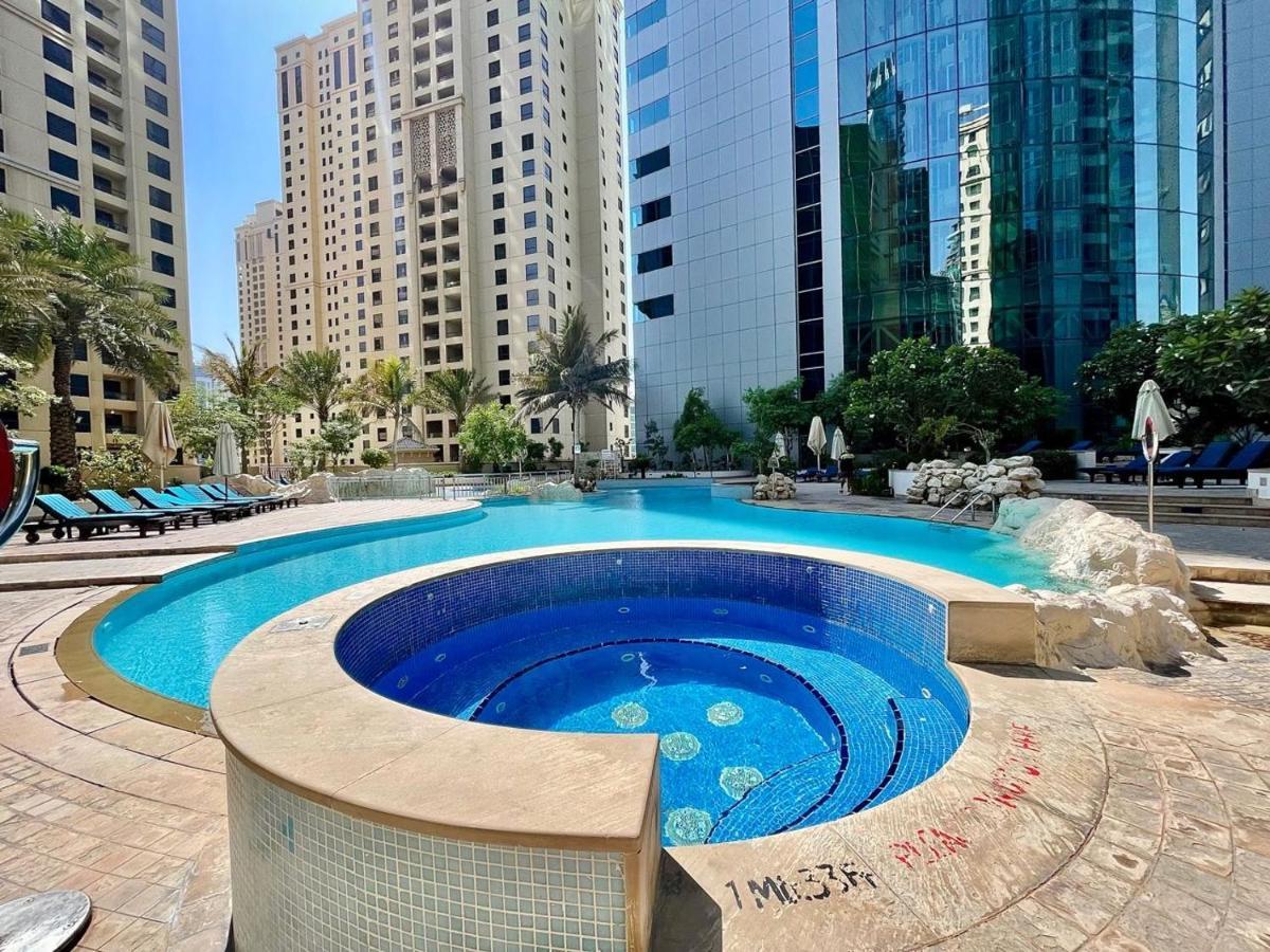 Ar Holiday Home Jbr Дубай Екстериор снимка