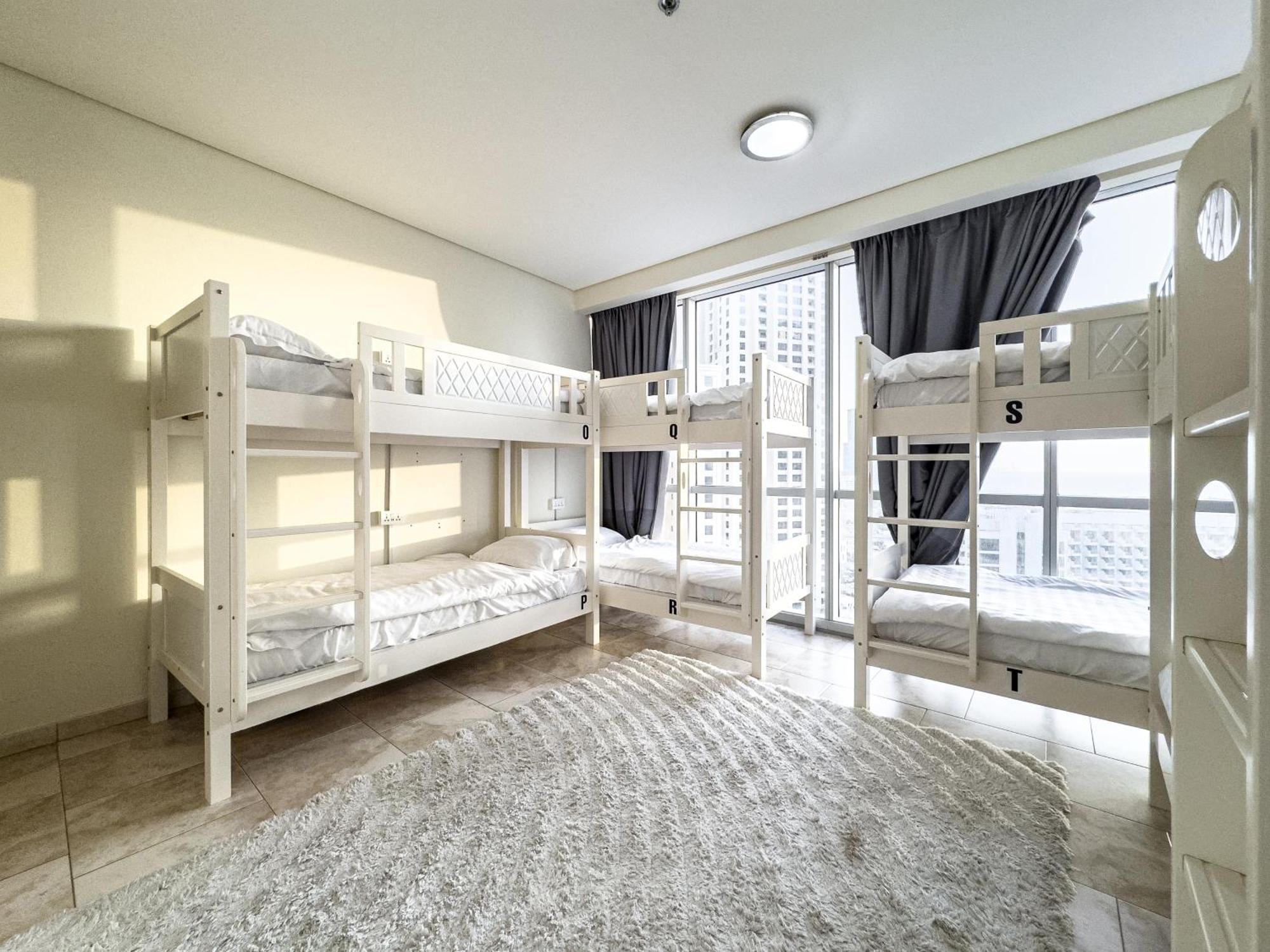 Ar Holiday Home Jbr Дубай Екстериор снимка