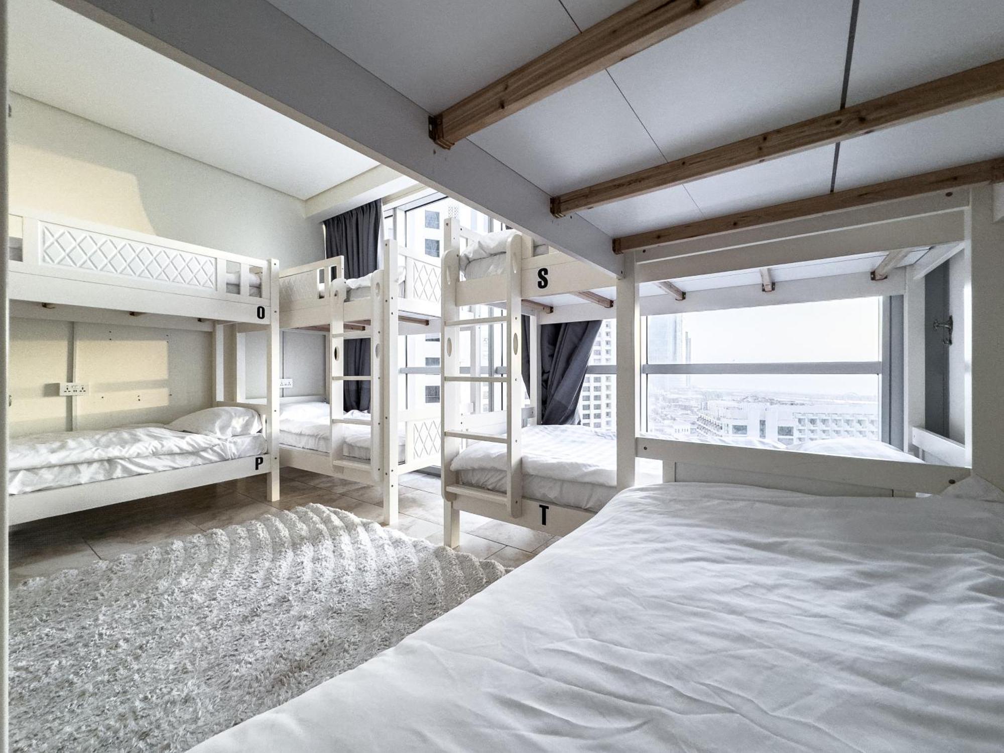 Ar Holiday Home Jbr Дубай Екстериор снимка
